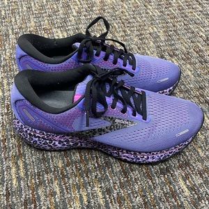 Ladies Brooks Ghost 14.